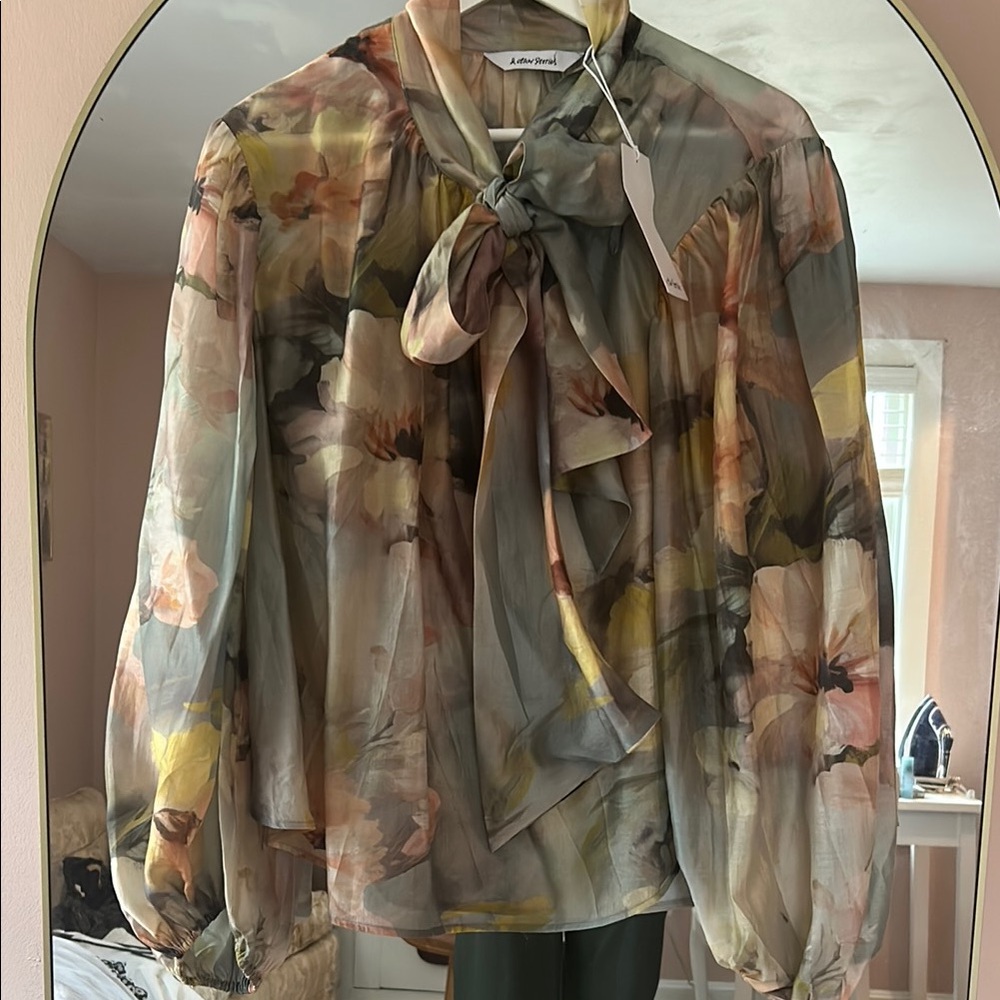 Stunning & Other Stories Floral Women's Top with Bow current season!